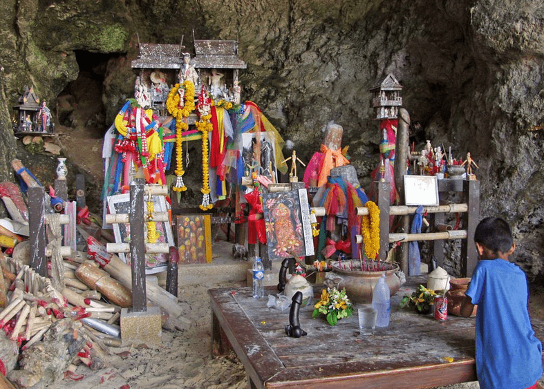 Tham Phra Nang Nok cave